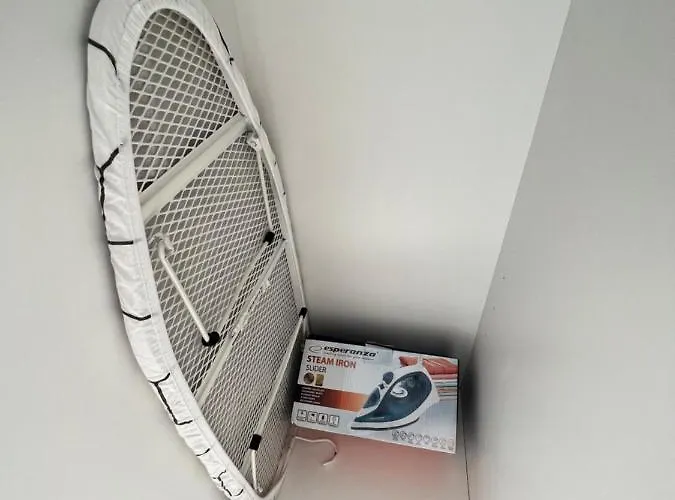 White - Free Parking شقة *